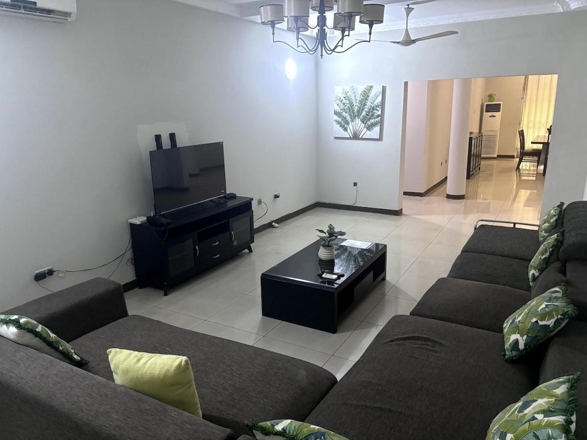 Takako Court Luxury Houses & Apartments, East Legon Άκρα Εξωτερικό φωτογραφία