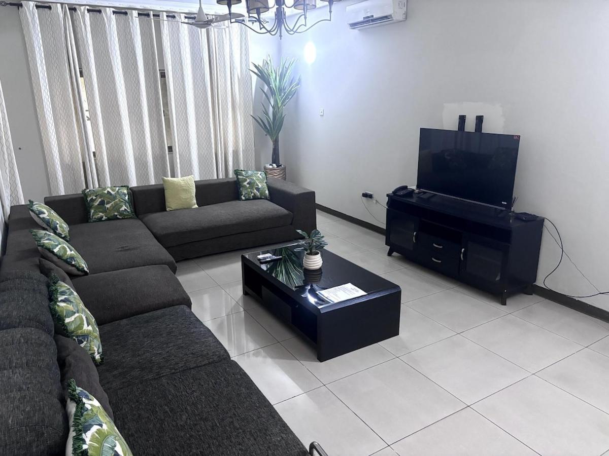 Takako Court Luxury Houses & Apartments, East Legon Άκρα Εξωτερικό φωτογραφία